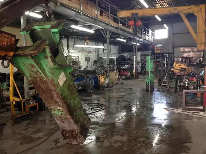 Fabrication et réparation de marteaux hydrauliques Québec